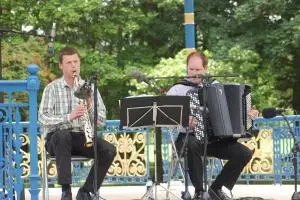 Chamberlain & Haywod gave a concert in Hawick's Wilton Park on Sunday 28th June.